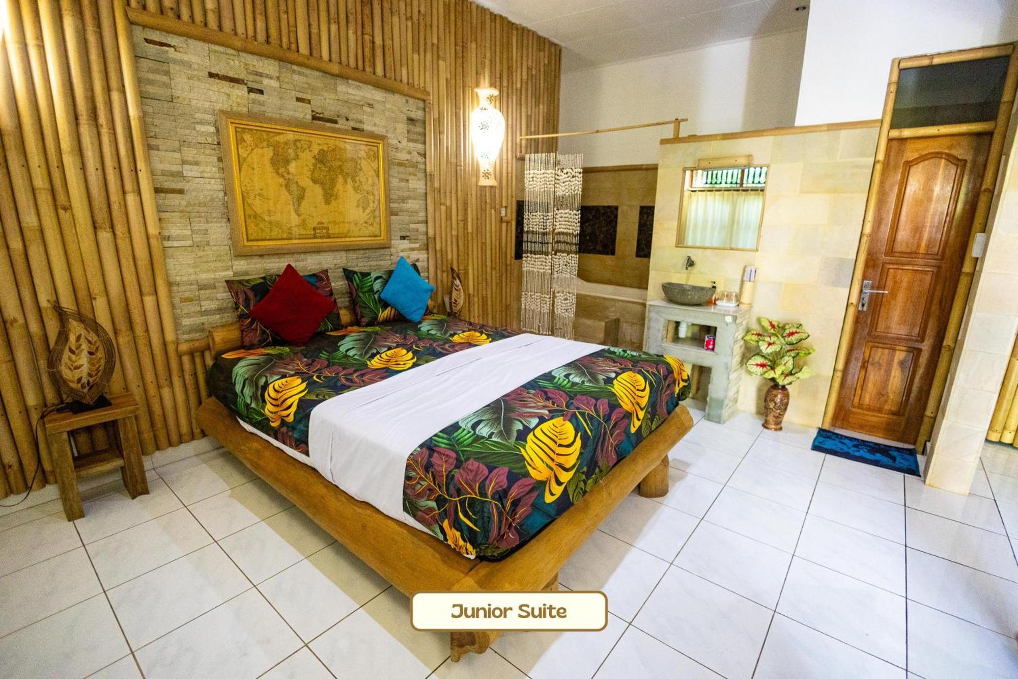Kaia Lovina Guest House Junior Suite מראה חיצוני תמונה