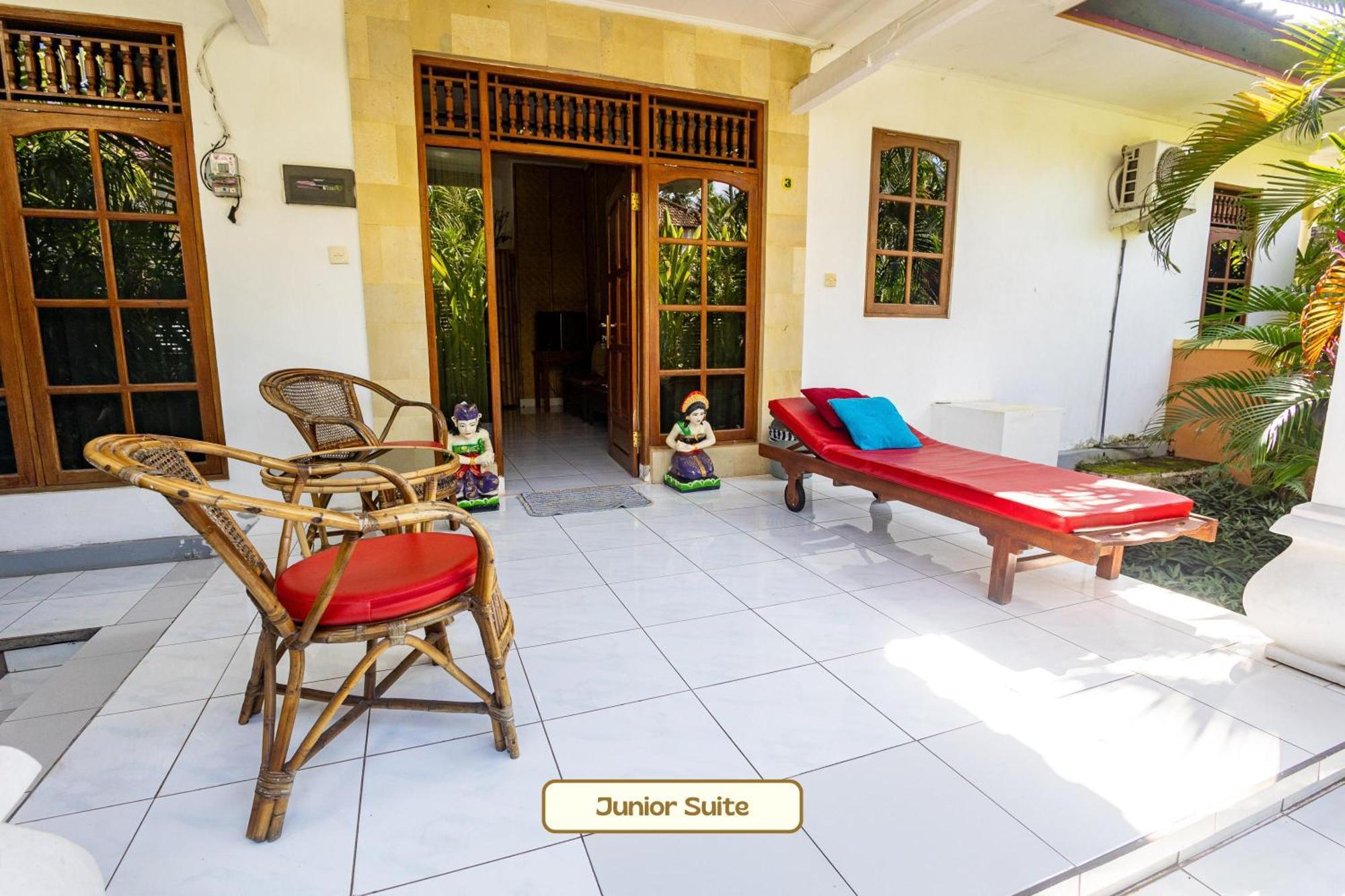 Kaia Lovina Guest House Junior Suite מראה חיצוני תמונה