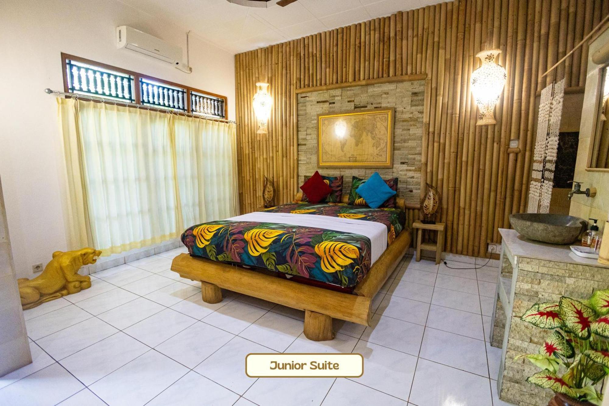 Kaia Lovina Guest House Junior Suite מראה חיצוני תמונה